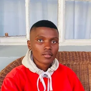 Hlumelo - English tutor - Kariega