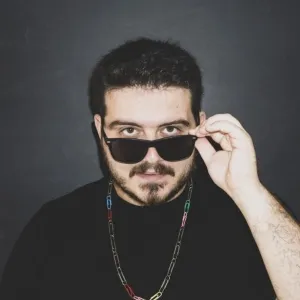 Burak - Senaryo yazarlığı öğretmeni - 