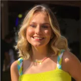 Ana Vitória - Professor de biologia - Uberlândia