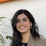 Zeynep - Okul derslerine destek öğretmeni - 