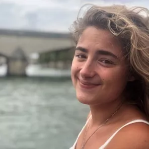Sharlotte - Prof de français - La Courneuve