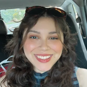 Deliannie - Biology tutor - Providence