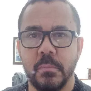 Luiz - Professor de ciências naturais - Curitiba