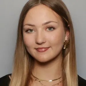 Maia - Prof d'histoire - Paris