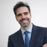 Luis - profesor de finanzas - Inca