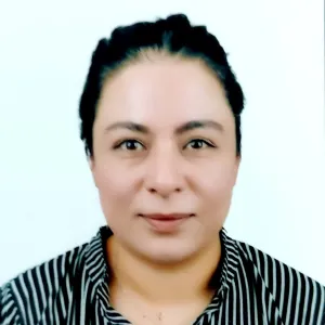 Zeynep - Tarih öğretmeni - 
