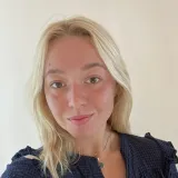 Emma - Prof de philosophie - Caen