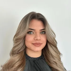 Izabella - Profesor de biologie - Bocicoiu Mare