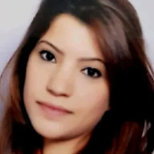 Mouna - Prof d'anglais - Cergy