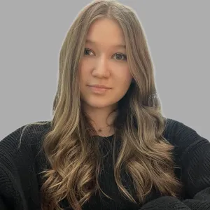 Mia - Prof de chimie - Paris