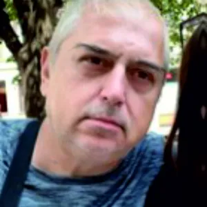 Liviu - Profesor de matematică - Ploiești
