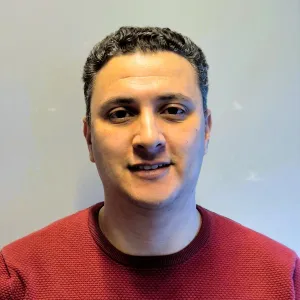 Hosni - Leraar Economie - Tiel