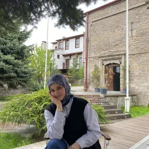 Buse - Okul derslerine destek öğretmeni - Kütahya