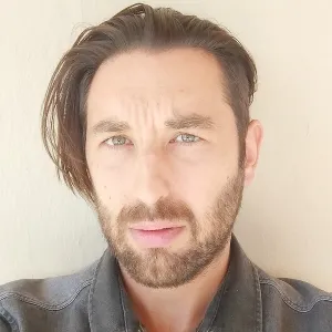 Chris - Δάσκαλος Μελέτης Δημοτικού - Καστοριά