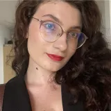 Georgiana - Profesor de chimie organică - București