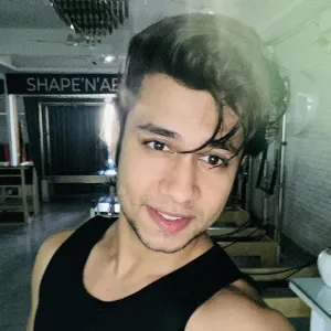 Ishaan - Vinyasa yoga tutor - Delhi