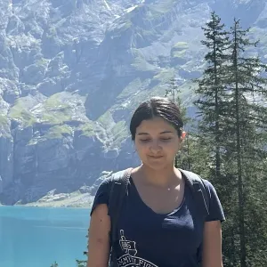 Yasmine - Prof de maths - Lausanne