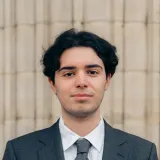 Louis - Prof de droit - Paris