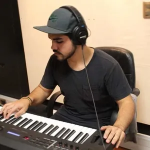 Juan - Profesor de piano - Santiago