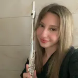 Begüm - Yan flüt öğretmeni - 