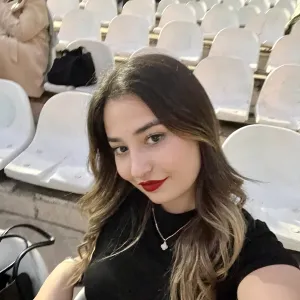 Ayşegül - Türkçe öğretmeni - Nazilli