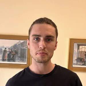 Rian - profesor de inglés comercial - Cáceres