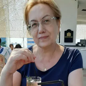 Eleonora - Profesor de matematică - București