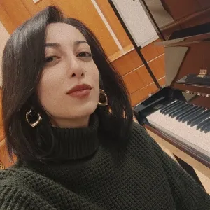 Özgü - Gitar öğretmeni - Çorum