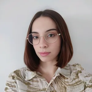 Alina - Guitar tutor - Calgary