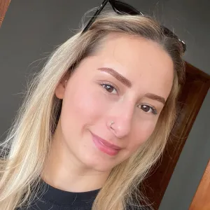 Feride - Türkçe öğretmeni - Bursa