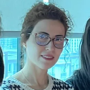 Yasemin - İngilizce öğretmeni - 