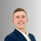 Max - Stock Market Analysis tutor - Sliema
