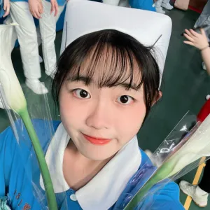 羅秋欣 - 中文老师 - 