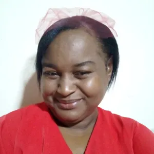 Naomie - profesor de lengua y literatura - Santiago de los Caballeros