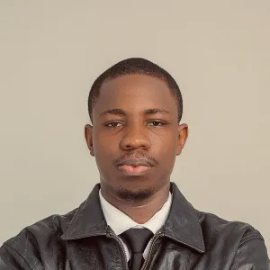 Amos Fructueux - Prof de marketing - Chalindrey