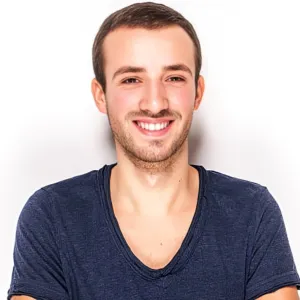 Walker - Guitar Tutor - Montreal