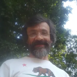 Carlos - Prof de intepretação de texto - Canoas