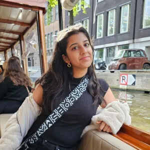 Naisha - Leraar Tekenen - Amsterdam