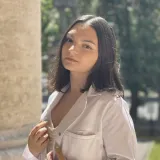 Alexandra - Profesor de biologie - București
