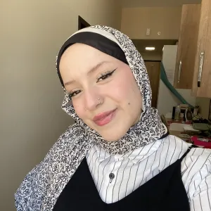 Hayriye - Türkçe öğretmeni - 