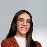 Clara - Prof de blockchain - Rio de Janeiro