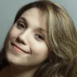 Luiza - Prof de expressão oral - inglês - Batista Campos