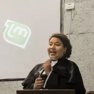 Thays - Professor de Alfabetização - Saracuruna