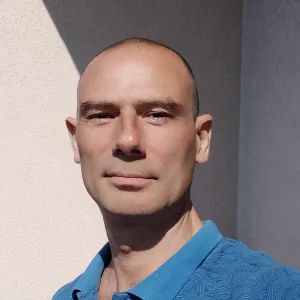 Pierre - Prof de natation scolaire - Paris 11e