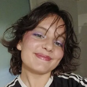 lucie - Prof de Français Scolaire - Saint-Denis