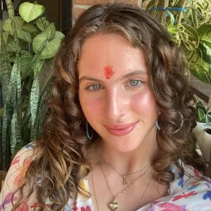 Arabella - Hatha yoga instructor - London