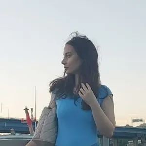 Nur - Matematik öğretmeni - 
