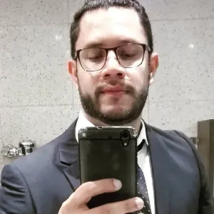 Guerra - prof de Marketing - La Concepción