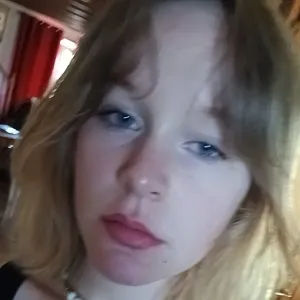 Lucy - Prof d'anglais - Saint-Georges-Lagricol