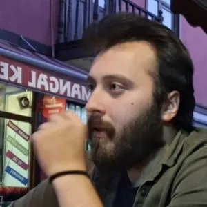 Ahmet - Tarih öğretmeni - 